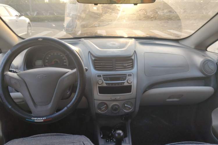 Used Chevrolet Sail 2011 Sedan 1.4L Manual Happiness Edition Center Console