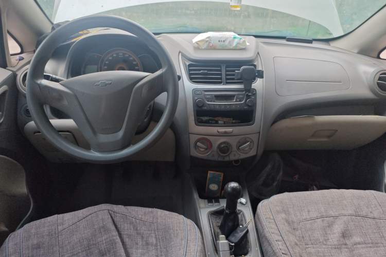 Used Chevrolet Sail 2011 Sedan 1.4L Manual Happiness Edition Center Console
