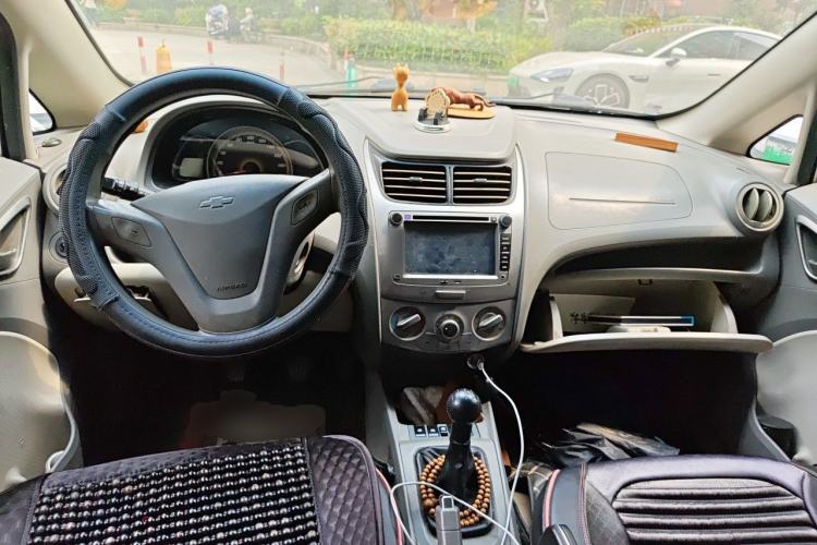 Used Chevrolet Sail 2011 Sedan 1.4L Manual Happiness Edition Center Console