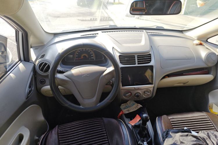 Used Chevrolet Sail 2011 Sedan 1.4L Manual Happiness Edition Center Console