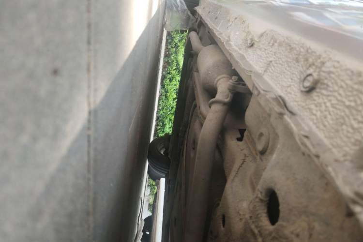 Used Chevrolet Sail 2011 Sedan 1.4L AMT Happiness Edition Chassis Front Right