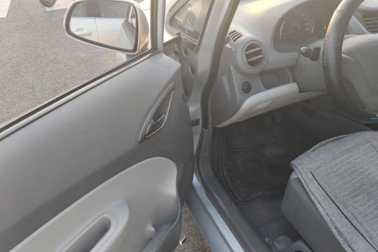 Used Chevrolet Sail 2011 Sedan 1.4L Manual Happiness Edition Driver Seat