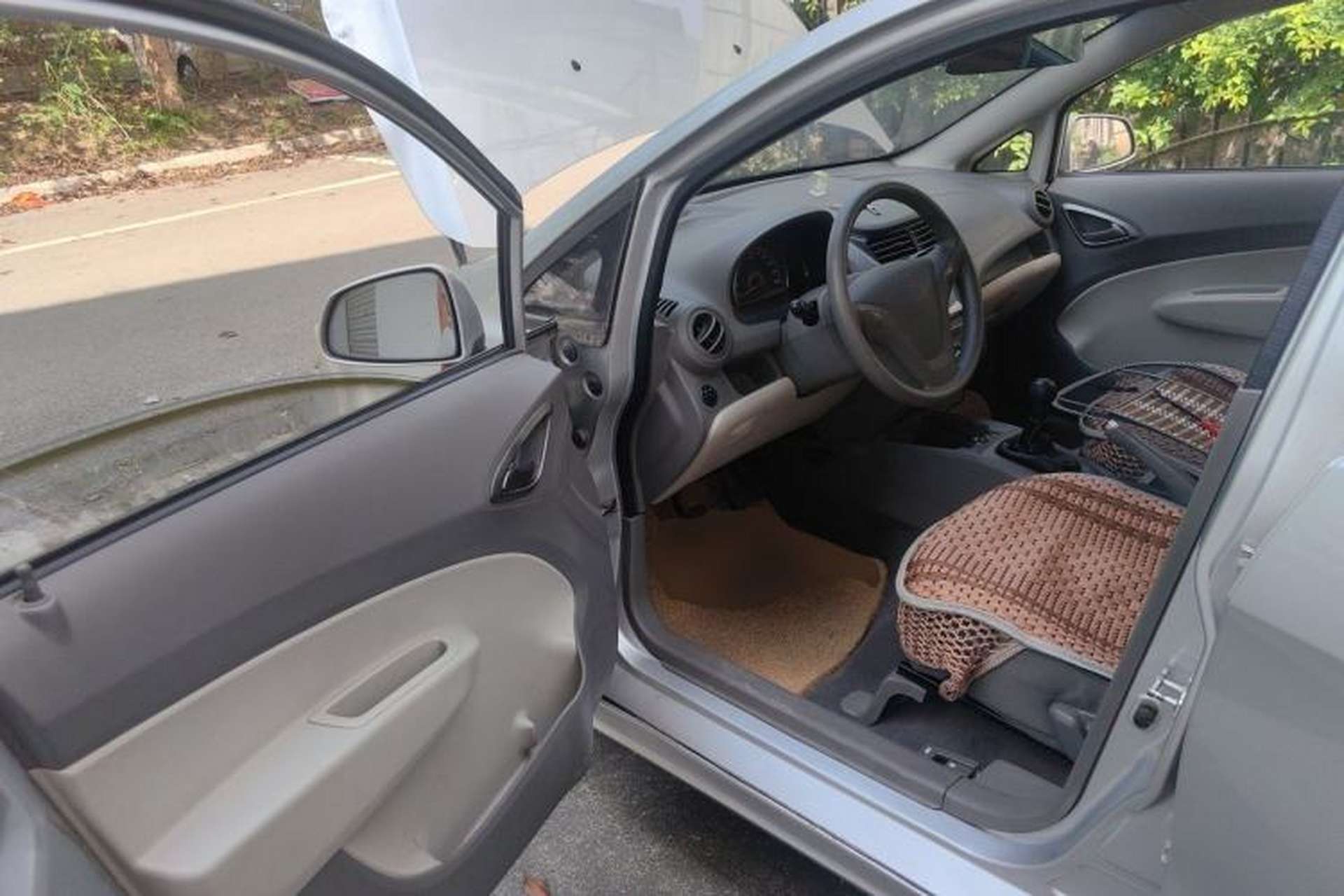 Used Chevrolet Sail 2011 Sedan 1.4L Manual Happiness Edition Driver Seat