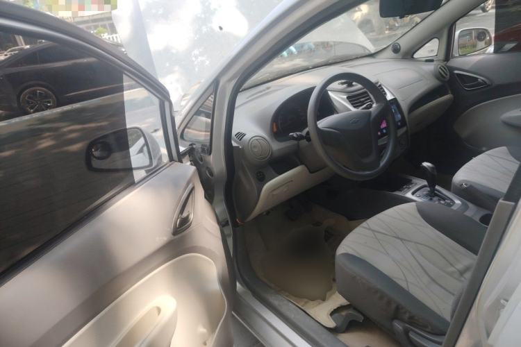 Used Chevrolet Sail 2011 Sedan 1.4L AMT Happiness Edition Driver Seat
