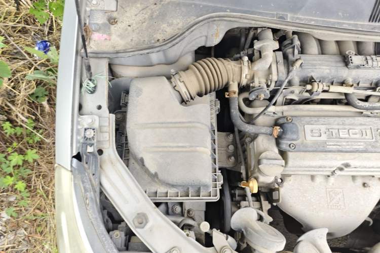 Used Chevrolet Sail 2011 Sedan 1.4L Manual Happiness Edition Engine Bay Right