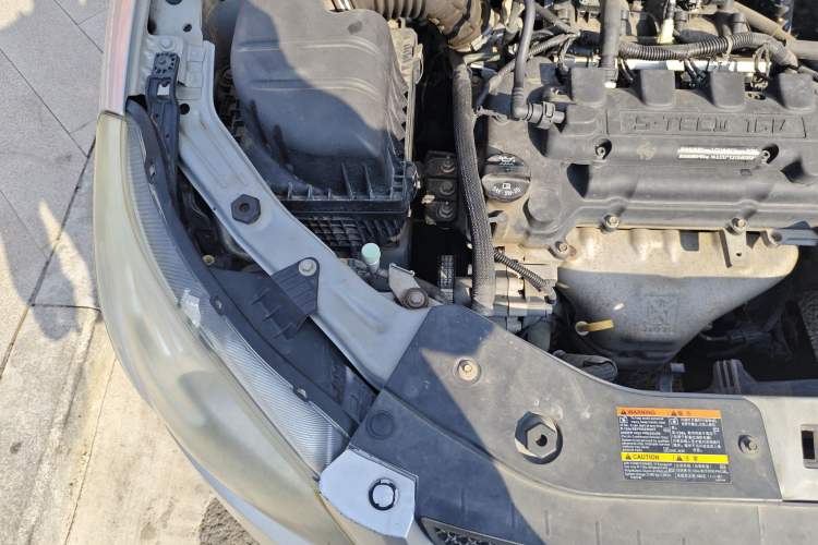 Used Chevrolet Sail 2011 Sedan 1.4L Manual Happiness Edition Engine Bay Right