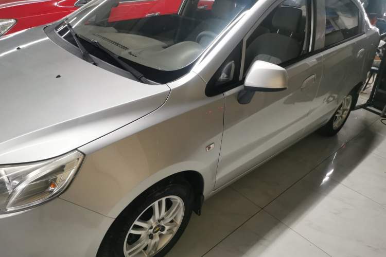 Used Chevrolet Sail 2011 Sedan 1.4L AMT Happiness Edition Exterior 5