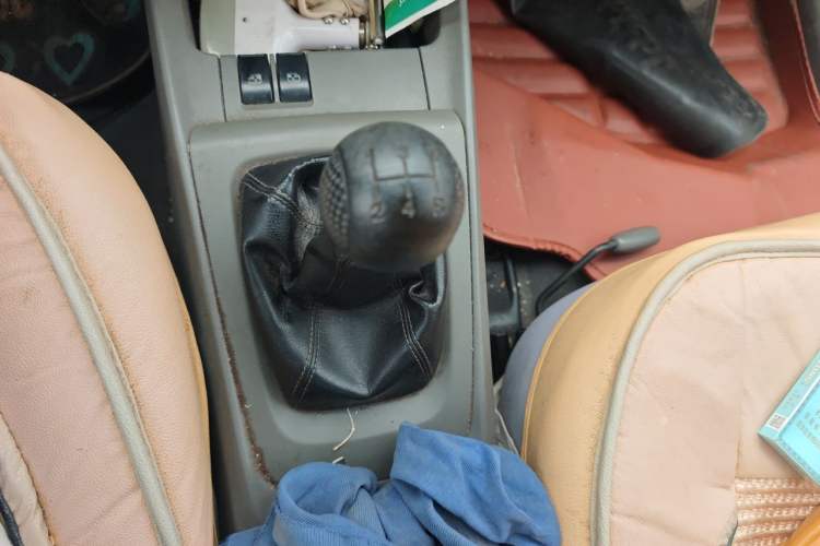Used Chevrolet Sail 2011 Sedan 1.4L Manual Happiness Edition Gear Lever
