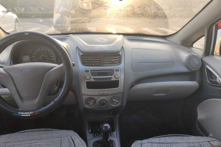 Used Chevrolet Sail 2011 Sedan 1.4L Manual Happiness Edition Headliner