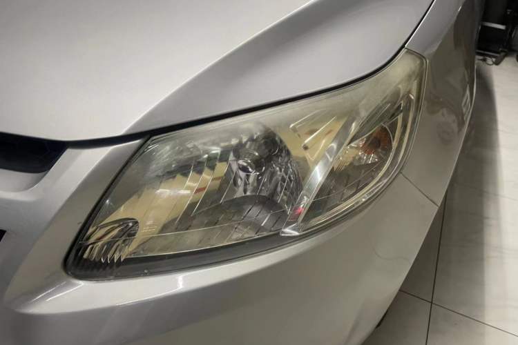 Used Chevrolet Sail 2011 Sedan 1.4L AMT Happiness Edition Left Front Headlight