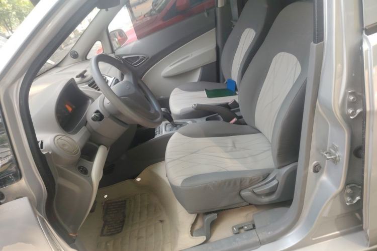 Used Chevrolet Sail 2011 Sedan 1.4L AMT Happiness Edition Left Front Seat