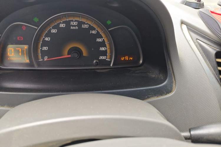 Used Chevrolet Sail 2011 Sedan 1.4L Manual Happiness Edition Odometer Close Up
