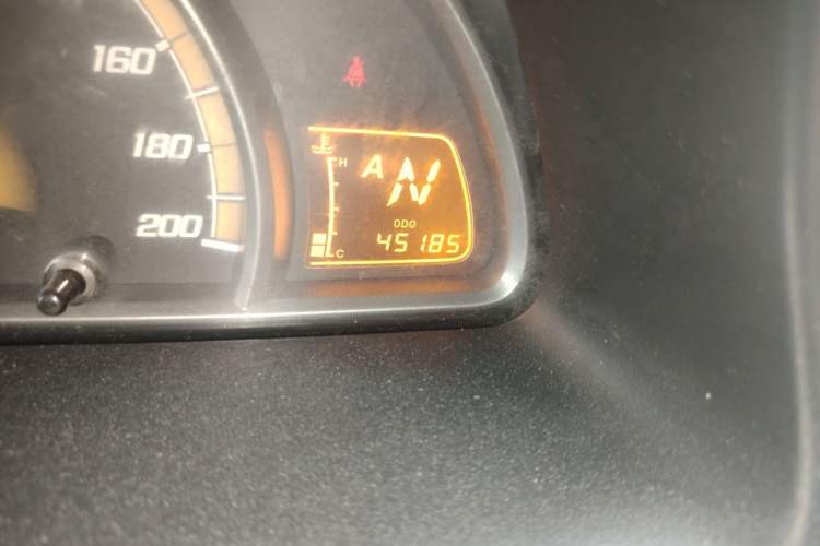 Used Chevrolet Sail 2011 Sedan 1.4L AMT Happiness Edition Odometer Close Up