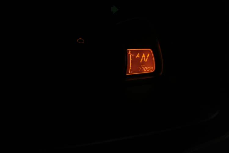 Used Chevrolet Sail 2011 Sedan 1.4L AMT Happiness Edition Odometer Close Up