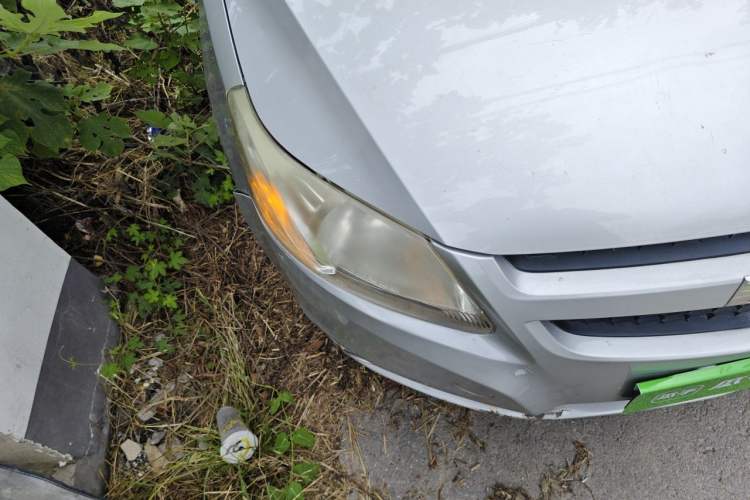 Used Chevrolet Sail 2011 Sedan 1.4L Manual Happiness Edition Right Front Headlight