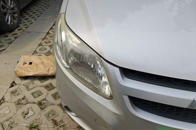 Used Chevrolet Sail 2011 Sedan 1.4L Manual Happiness Edition Right Front Headlight