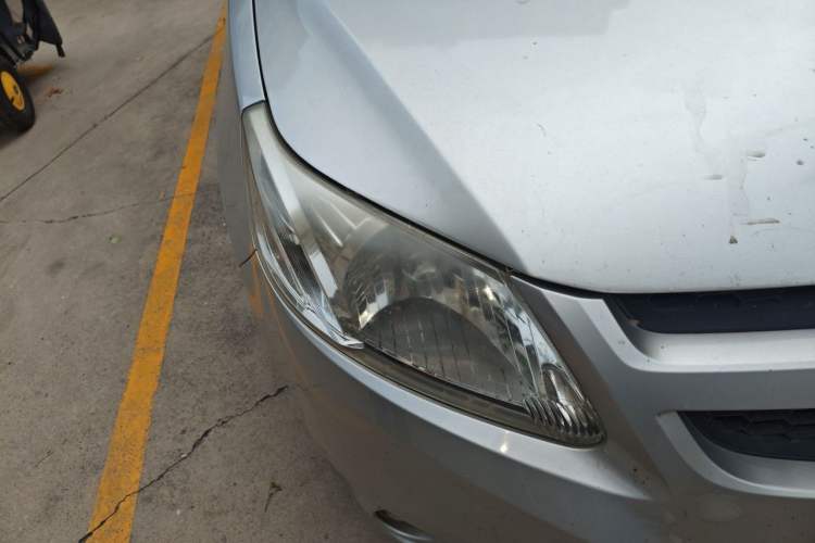 Used Chevrolet Sail 2011 Sedan 1.4L Manual Happiness Edition Right Front Headlight
