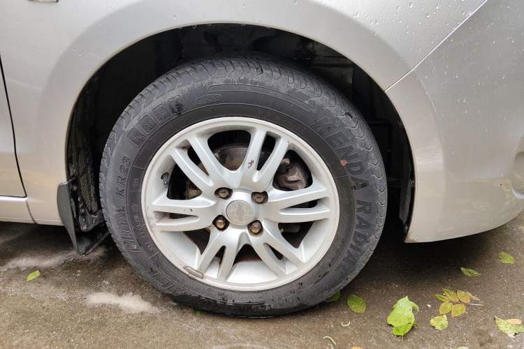 Used Chevrolet Sail 2011 Sedan 1.4L Manual Happiness Edition Right Front Wheel Hub
