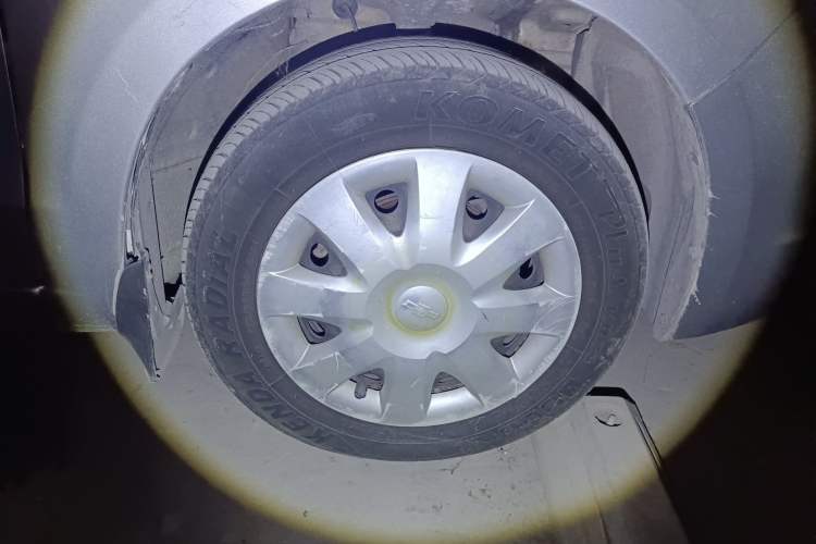 Used Chevrolet Sail 2011 Sedan 1.4L AMT Happiness Edition Right Front Wheel Hub
