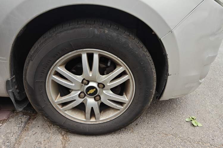 Used Chevrolet Sail 2011 Sedan 1.4L Manual Happiness Edition Right Front Wheel Hub