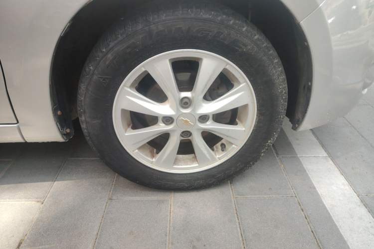 Used Chevrolet Sail 2011 Sedan 1.4L AMT Happiness Edition Right Front Wheel Hub