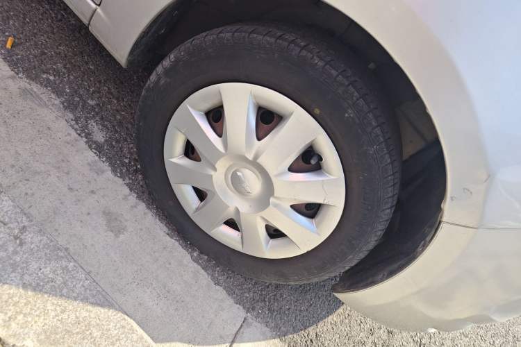 Used Chevrolet Sail 2011 Sedan 1.4L Manual Happiness Edition Right Front Wheel Hub