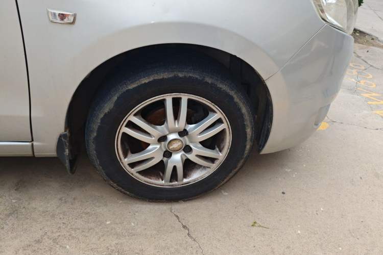 Used Chevrolet Sail 2011 Sedan 1.4L Manual Happiness Edition Right Front Wheel Hub