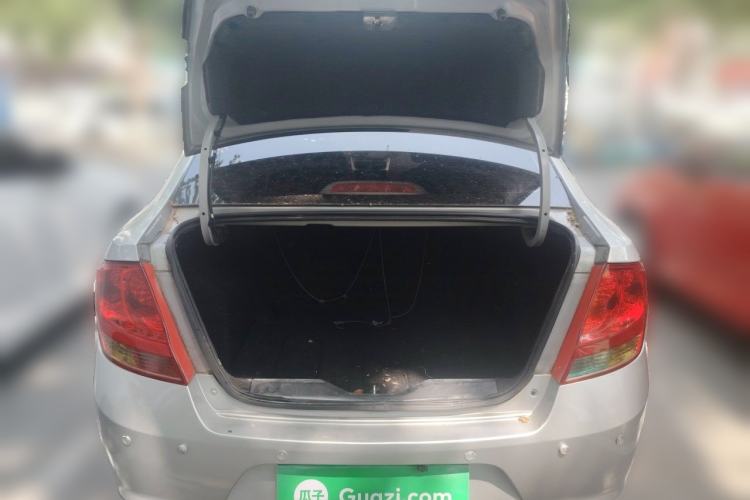 Used Chevrolet Sail 2011 Sedan 1.4L AMT Happiness Edition Trunk