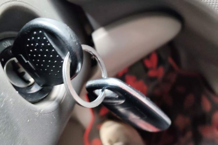 Used Chevrolet Sail 2011 Sedan 1.4L Manual Happiness Edition Vehicle Key