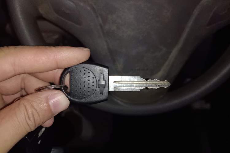 Used Chevrolet Sail 2011 Sedan 1.4L AMT Happiness Edition Vehicle Key