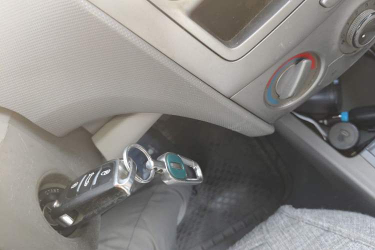 Used Chevrolet Sail 2011 Sedan 1.4L Manual Happiness Edition Vehicle Key