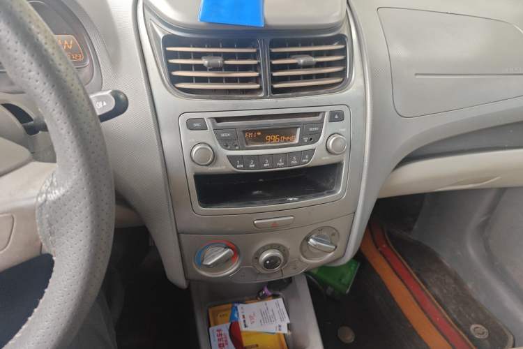 Used Chevrolet Sail 2011 Hatchback 1.4L AMT Happiness Edition Audio And AC Panel