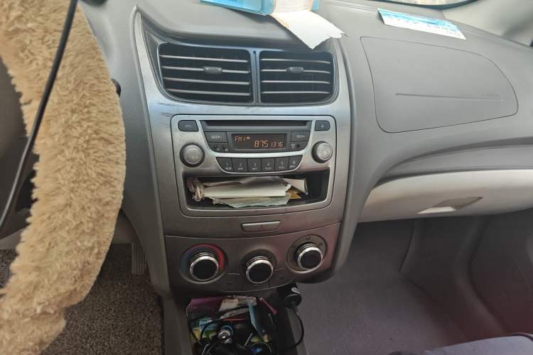 Used Chevrolet Sail 2011 Sedan 1.4L Manual Happiness Edition Audio And AC Panel