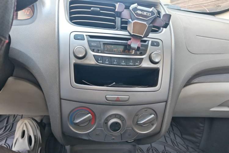 Used Chevrolet Sail 2011 Sedan 1.4L AMT Happiness Edition Audio And AC Panel