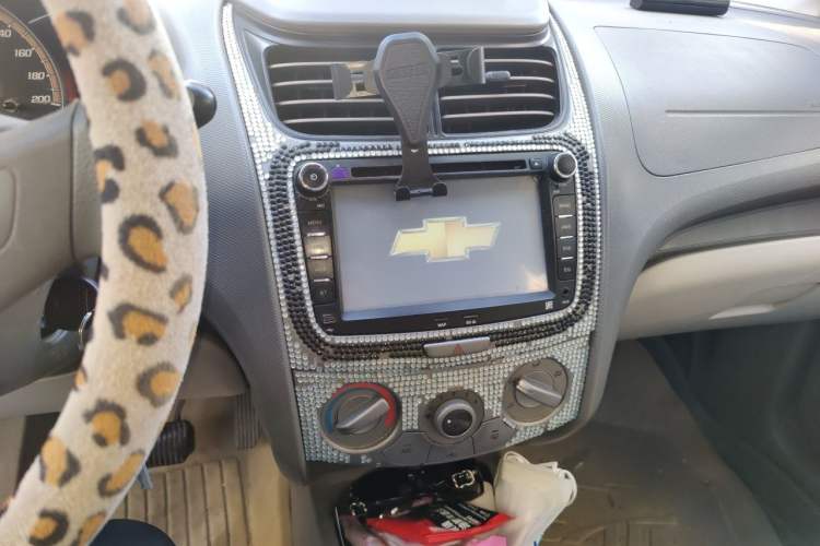 Used Chevrolet Sail 2011 Sedan 1.4L AMT Happiness Edition Audio And AC Panel