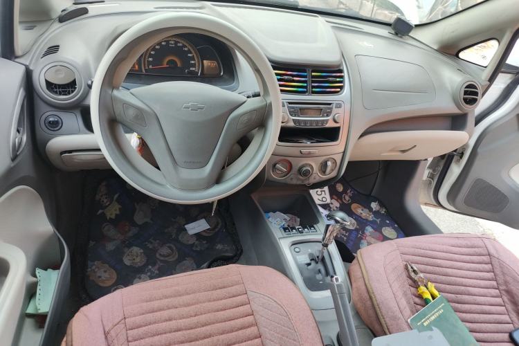 Used Chevrolet Sail 2011 Sedan 1.4L AMT Happiness Edition Center Console