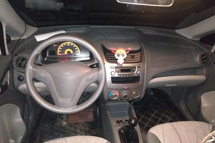 Used Chevrolet Sail 2011 Sedan 1.4L Manual Happiness Edition Center Console