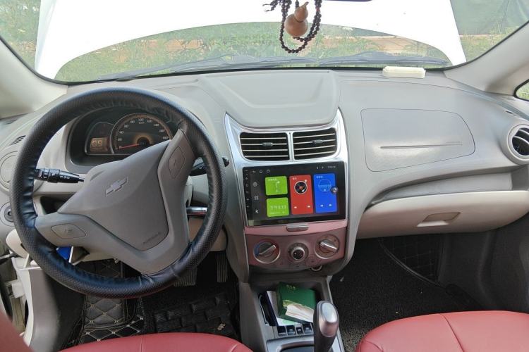 Used Chevrolet Sail 2011 Sedan 1.4L AMT Happiness Edition Center Console