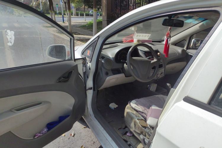 Used Chevrolet Sail 2011 Sedan 1.4L AMT Happiness Edition Driver Seat