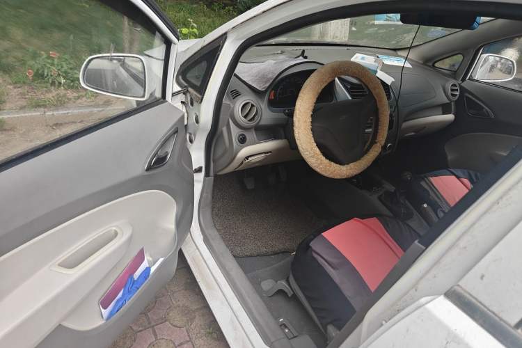 Used Chevrolet Sail 2011 Sedan 1.4L Manual Happiness Edition Driver Seat