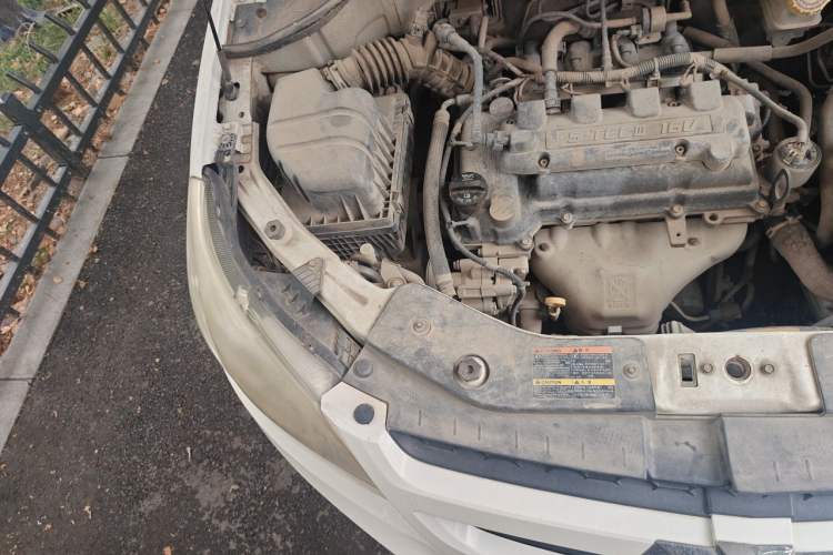 Used Chevrolet Sail 2011 Hatchback 1.4L AMT Happiness Edition Engine Bay Right