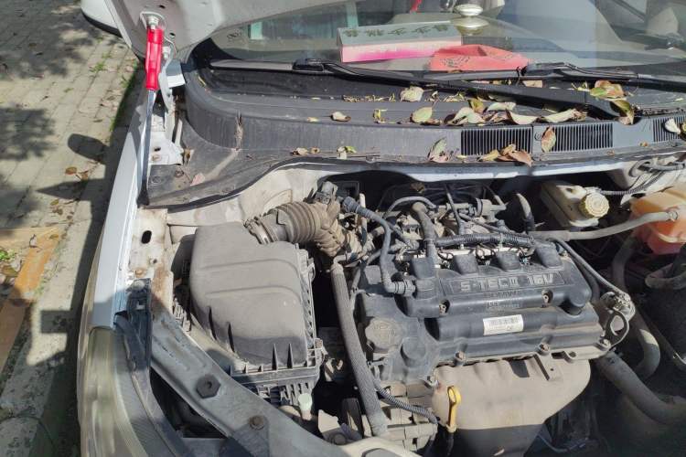 Used Chevrolet Sail 2011 Sedan 1.4L AMT Happiness Edition Engine Bay Right