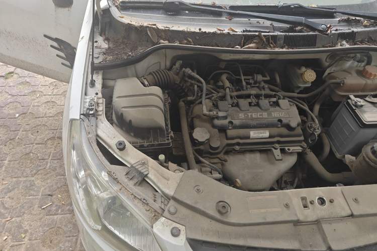 Used Chevrolet Sail 2011 Sedan 1.4L Manual Happiness Edition Engine Bay Right