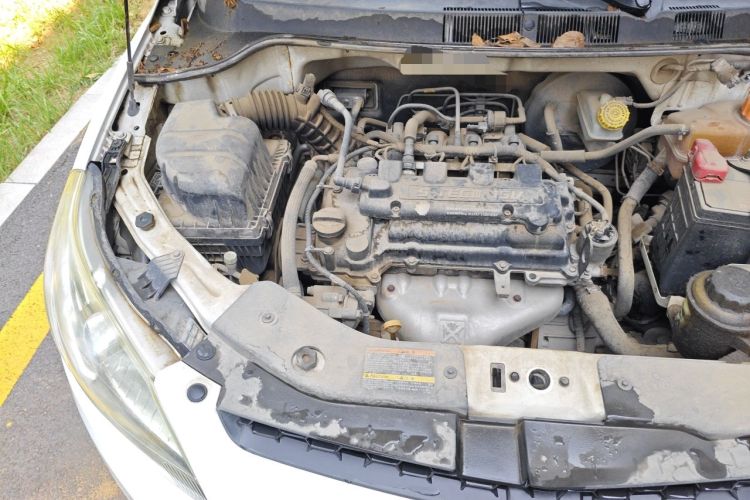 Used Chevrolet Sail 2011 Sedan 1.4L AMT Happiness Edition Engine Bay Right