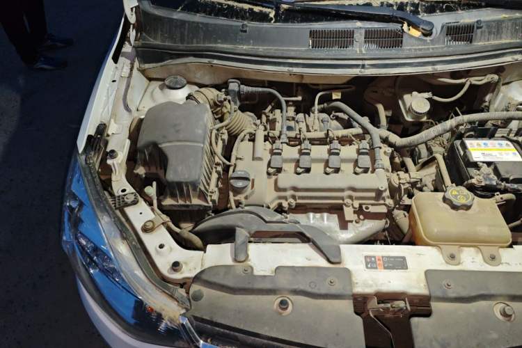 Used Chevrolet Sail 2011 Sedan 1.4L AMT Happiness Edition Engine Bay Right
