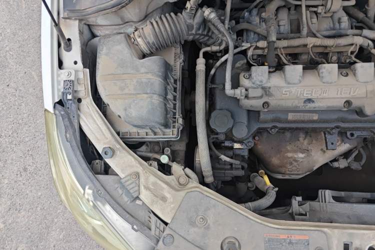Used Chevrolet Sail 2011 Sedan 1.4L Manual Happiness Edition Engine Bay Right