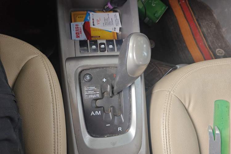 Used Chevrolet Sail 2011 Hatchback 1.4L AMT Happiness Edition Gear Lever