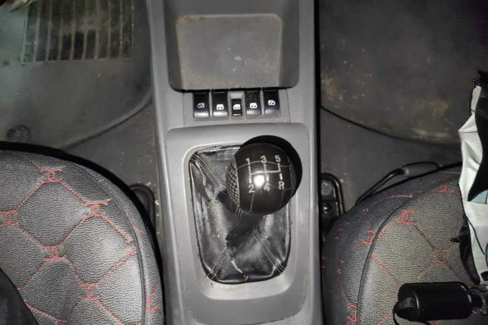 Used Chevrolet Sail 2011 Sedan 1.4L Manual Happiness Edition Gear Lever