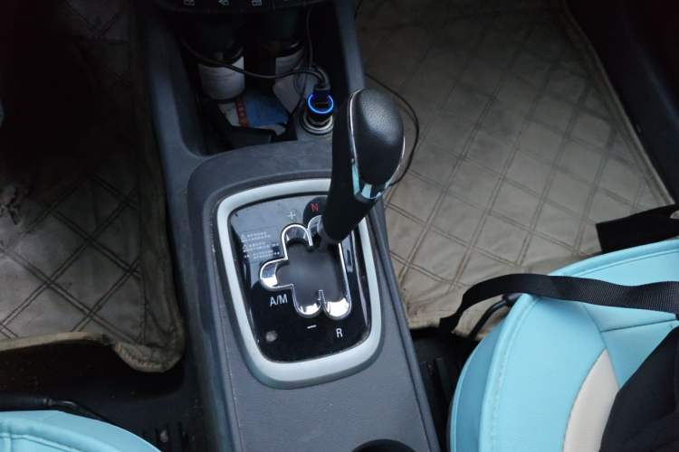 Used Chevrolet Sail 2011 Sedan 1.4L AMT Happiness Edition Gear Lever