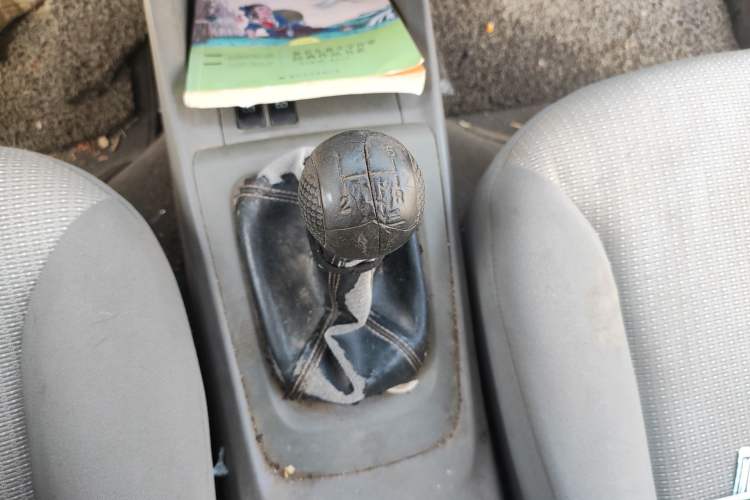 Used Chevrolet Sail 2011 Sedan 1.4L Manual Happiness Edition Gear Lever